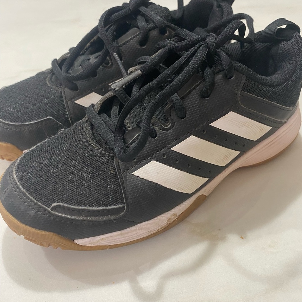 Adidas Girls Volleyball shoes size 2.5